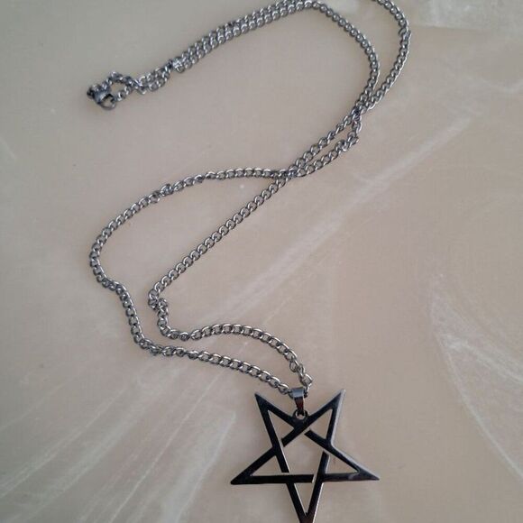 Inverted Pentagram Necklace Amulet Pendant & Chain Gothic Heavy Metal Jewelry - Picture 4 of 8